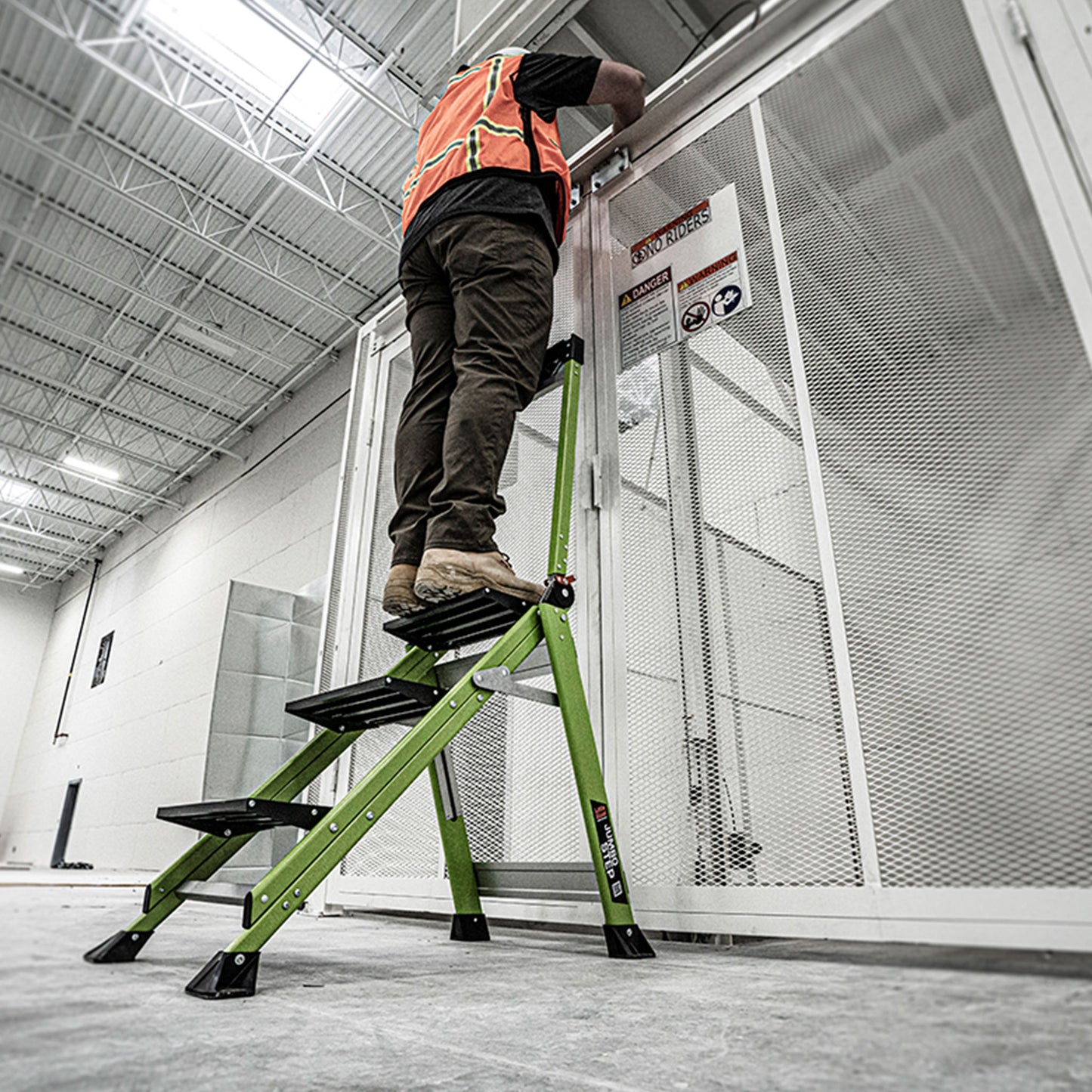 Little Giant Fibreglass Jumbo Safety Step ladder - 3 Tread