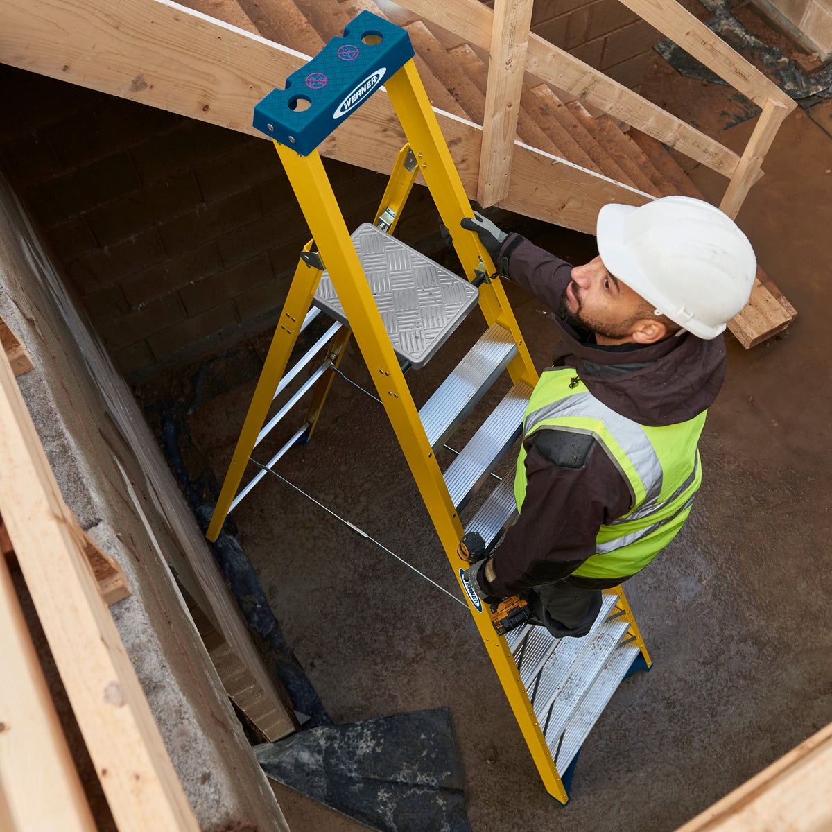 Werner Fibreglass Platform Stepladder 10 Tread