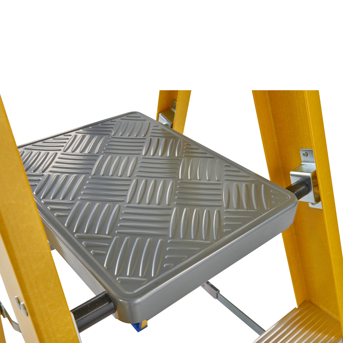 Werner Fibreglass Platform Stepladder 3 Tread